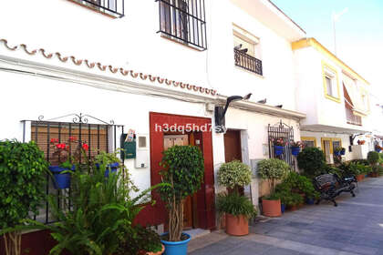 房子 出售 进入 Cala Del Moral, La, Málaga. 
