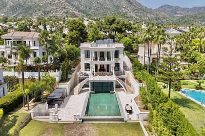 联排别墅 出售 进入 Sierra Blanca, Marbella, Málaga. 