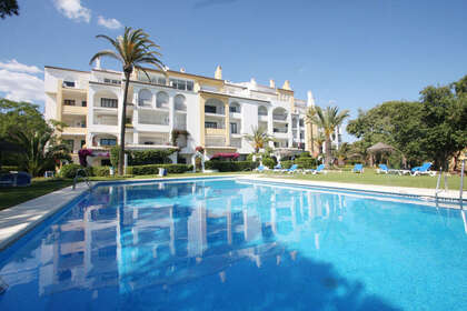 酒店公寓 出售 进入 Puerto de Cabopino, Marbella, Málaga. 