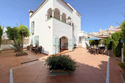 房子 出售 进入 Casares, Málaga. 