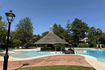 酒店公寓 出售 进入 Estepona, Málaga. 