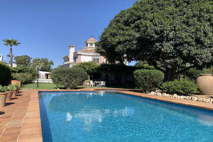 Cluster house for sale in Guadalmina, Málaga. 