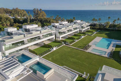 House for sale in Puerto Banús, Marbella, Málaga. 