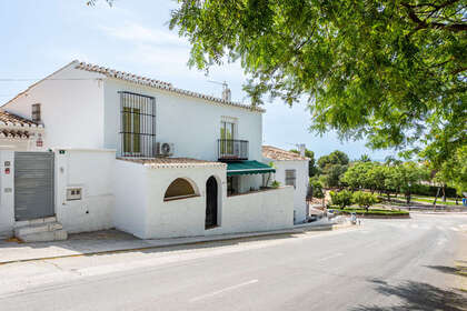 House for sale in Torreblanca, Fuengirola, Málaga. 