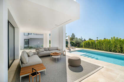 Cluster house for sale in El Paraiso, Estepona, Málaga. 