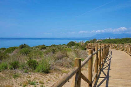 Cluster house for sale in Puerto de Cabopino, Marbella, Málaga. 