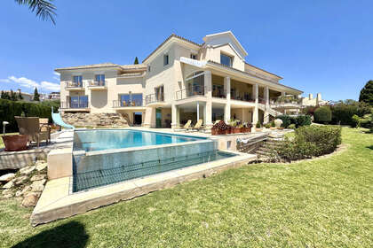 Cluster house for sale in Mijas Golf, Málaga. 