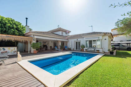 Cluster house for sale in La Sierrezuela, Mijas, Málaga. 