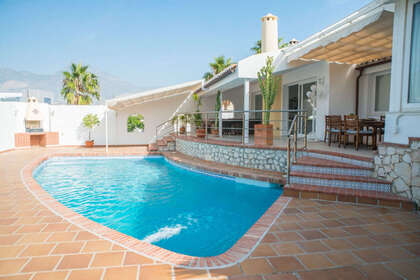 Cluster house for sale in Benalmádena, Málaga. 