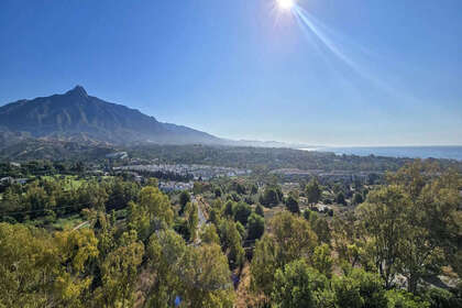Penthouse for sale in Nueva andalucia, Málaga. 