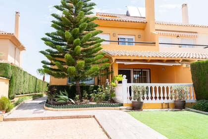 House for sale in Riviera Del Sol, Marbella, Málaga. 