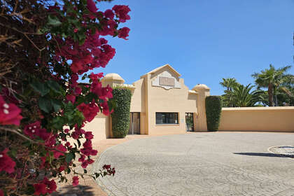 Apartment for sale in Puerto Banús, Málaga. 