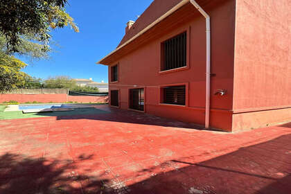 Cluster house for sale in Benalmádena, Málaga. 
