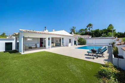 Cluster house for sale in San Pedro de Alcántara, Marbella, Málaga. 