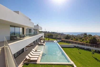 Cluster house for sale in Benalmádena, Málaga. 