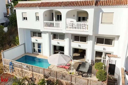 Cluster house for sale in Ojén, Málaga. 