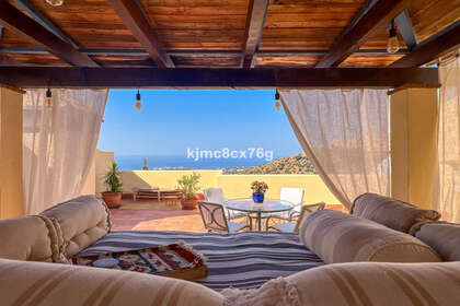 Penthouse for sale in Calahonda, Mijas, Málaga. 
