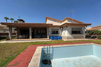 Cluster house for sale in Benalmádena, Málaga. 