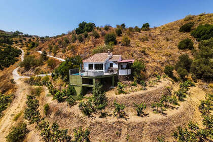 Cluster house for sale in Sayalonga, Málaga. 