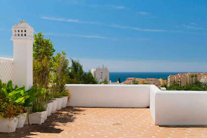 House for sale in Torrequebrada, Benalmádena, Málaga. 