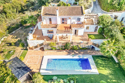 Cluster house for sale in Elviria, Marbella, Málaga. 