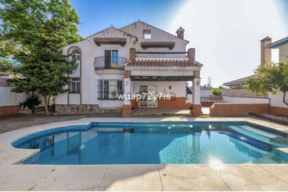 Cluster house for sale in Benalmádena, Málaga. 