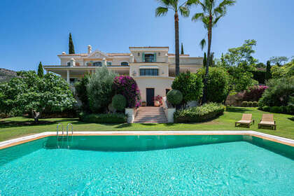 Cluster house for sale in Benahavís, Málaga. 