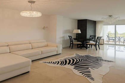Apartment for sale in Guadalmina, Málaga. 