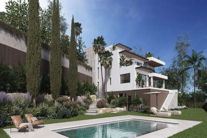Cluster house for sale in Benalmádena, Málaga. 