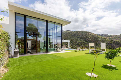Cluster house for sale in Benahavís, Málaga. 
