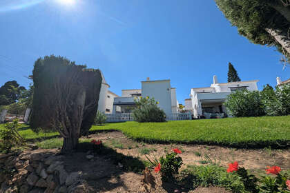 House for sale in Calahonda, Mijas, Málaga. 