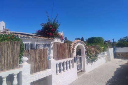 House for sale in Calahonda, Mijas, Málaga. 