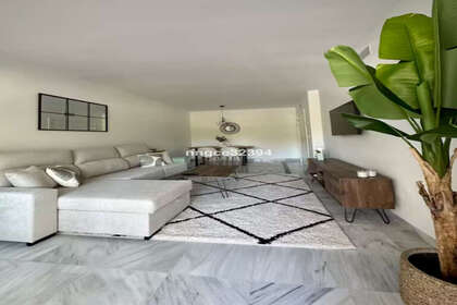 Apartment for sale in Puerto Banús, Málaga. 