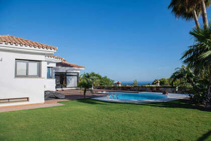 Cluster house for sale in Benalmádena, Málaga. 