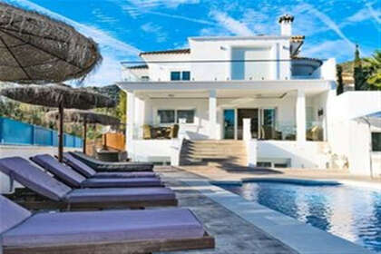 Cluster house for sale in Benalmádena, Málaga. 