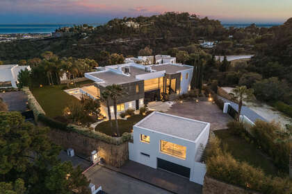 Cluster house for sale in Benahavís, Málaga. 