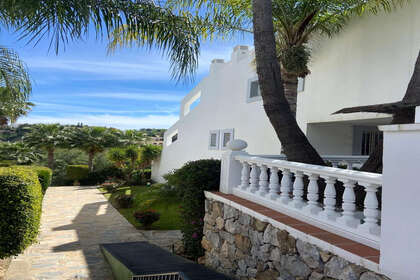 Apartment for sale in Benahavís, Málaga. 