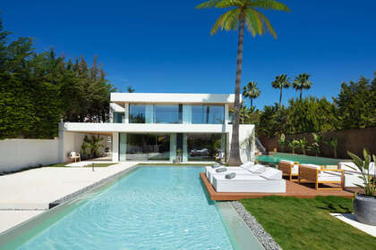 Cluster house for sale in Nueva andalucia, Málaga. 