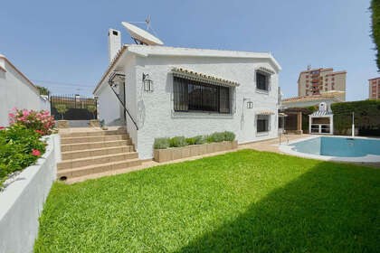 Cluster house for sale in Fuengirola, Málaga. 