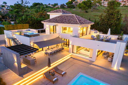 Cluster house for sale in Nueva andalucia, Málaga. 