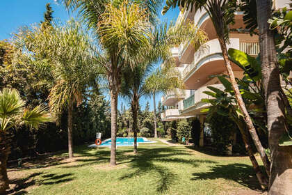 Apartment for sale in Puerto Banús, Málaga. 