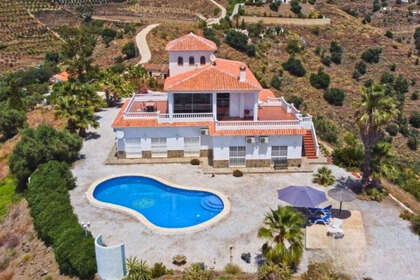 Cluster house for sale in Sayalonga, Málaga. 