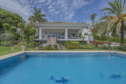 Cluster house for sale in El Paraiso, Estepona, Málaga. 