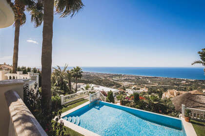 Cluster house for sale in Altos de Los Monteros, Marbella, Málaga. 