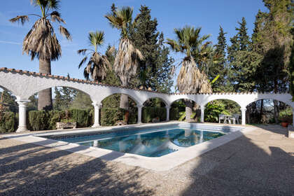 Cluster house for sale in San Roque, Cádiz. 