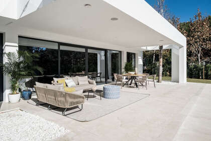 Cluster house for sale in El Paraiso, Estepona, Málaga. 