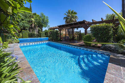 Cluster house for sale in Sotogrande, Cádiz. 