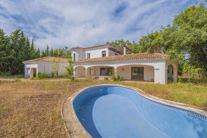 Cluster house for sale in San Roque, Cádiz. 