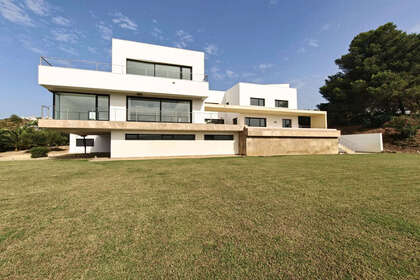 Cluster house for sale in Sotogrande, Cádiz. 