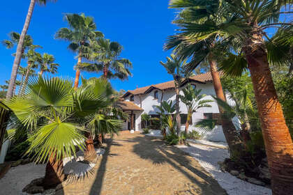 Cluster house for sale in Sotogrande, Cádiz. 